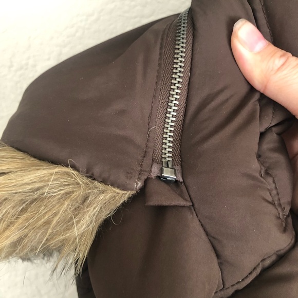 Hollister Red Plaid & Brown Puffer Vest w/ Detachable Fur Hood Size Large - Picture 11 of 14